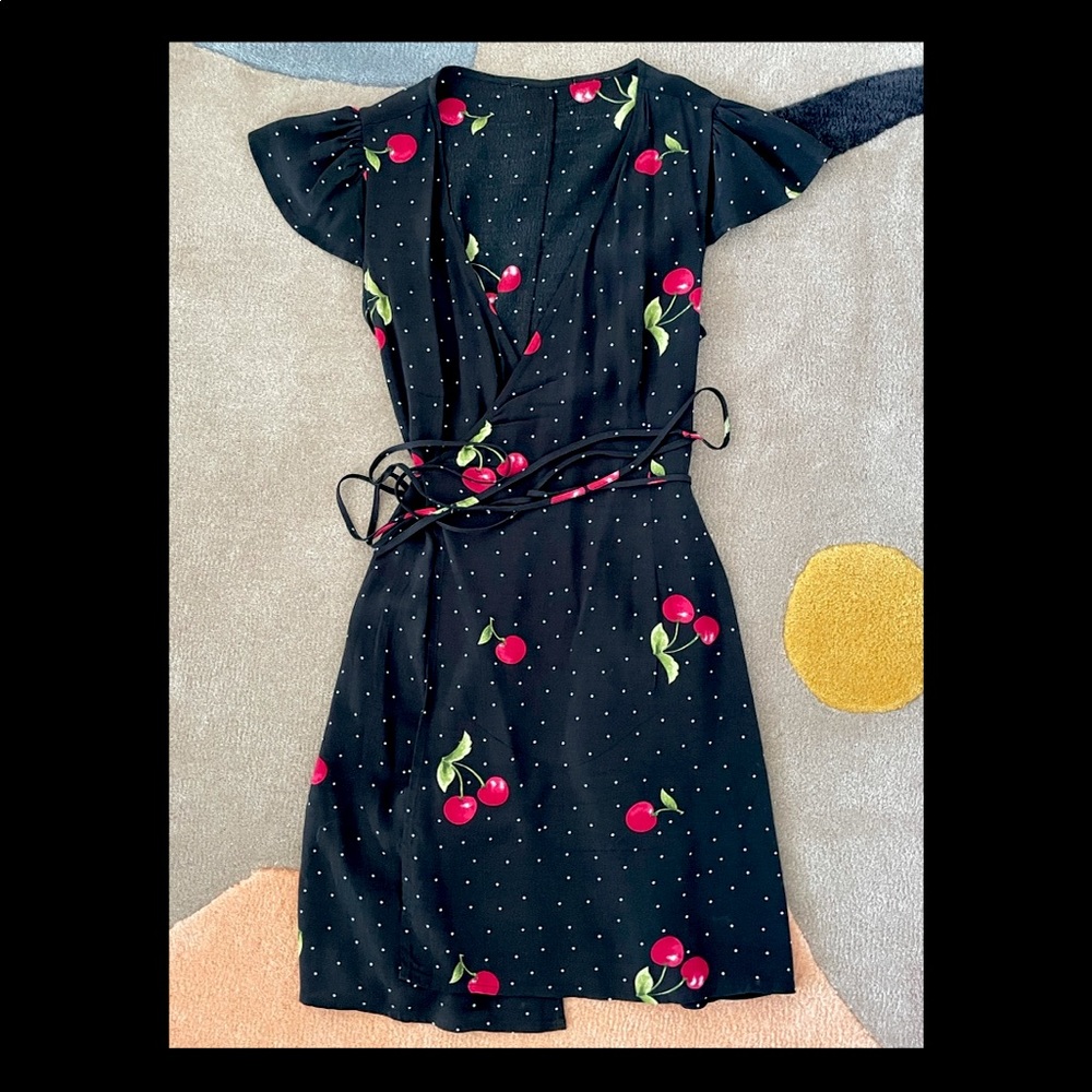Reformation style wrap mini dress!